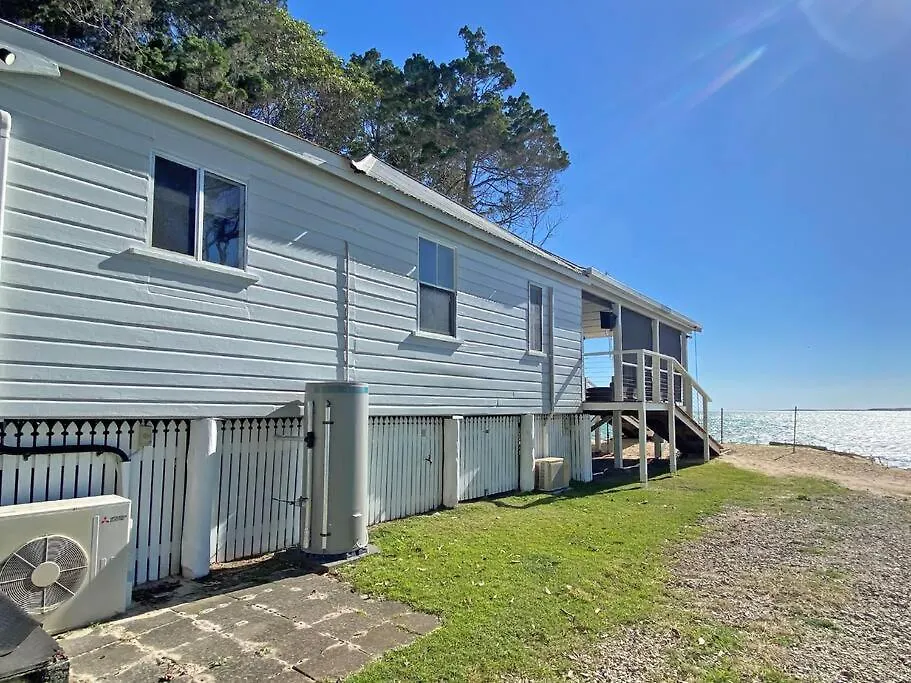 Beach Bach Villa Amity Point Holiday home
