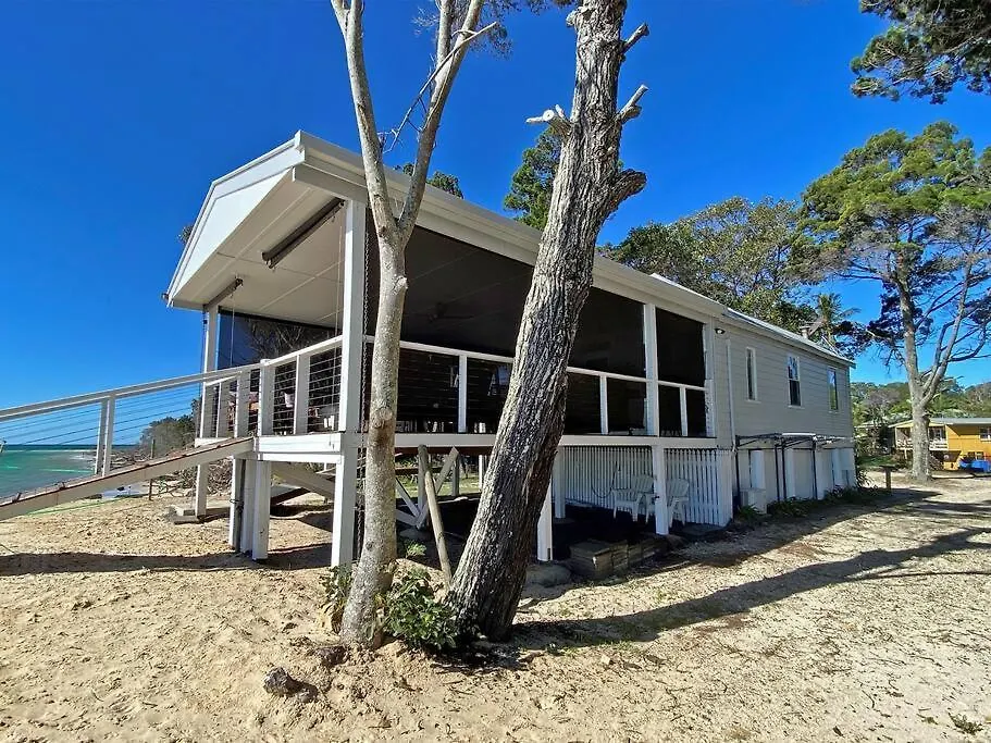 Beach Bach Villa Amity Point