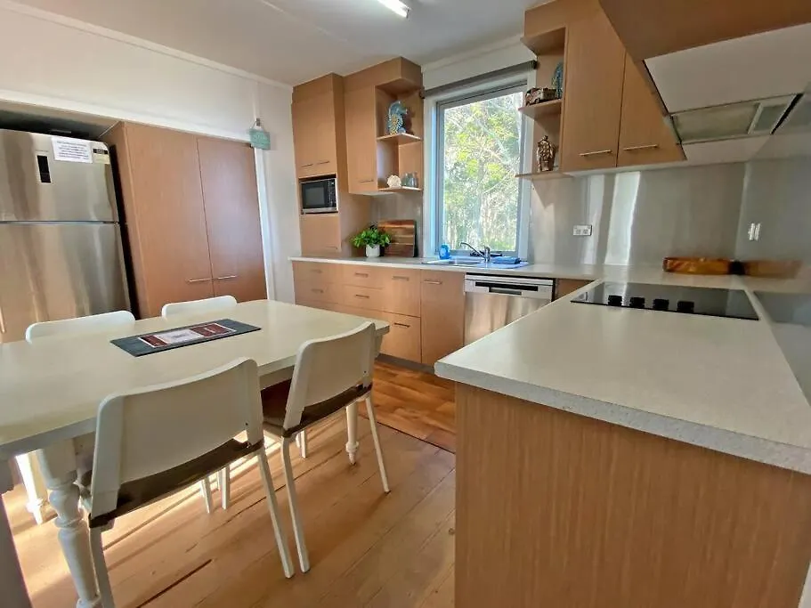 Beach Bach Villa Amity Point 0*,  Australia